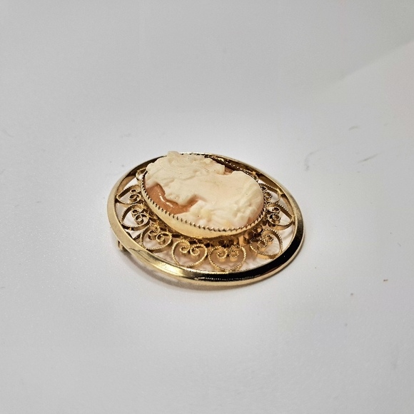 Victorian 12K Gold Filled Carved Shell Cameo Filligree Brooch Pin - Picture 5 of 6